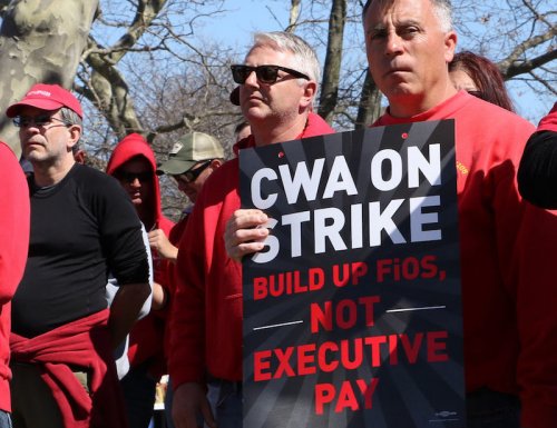 IBEW and CWA at Verizon Go on Strike
